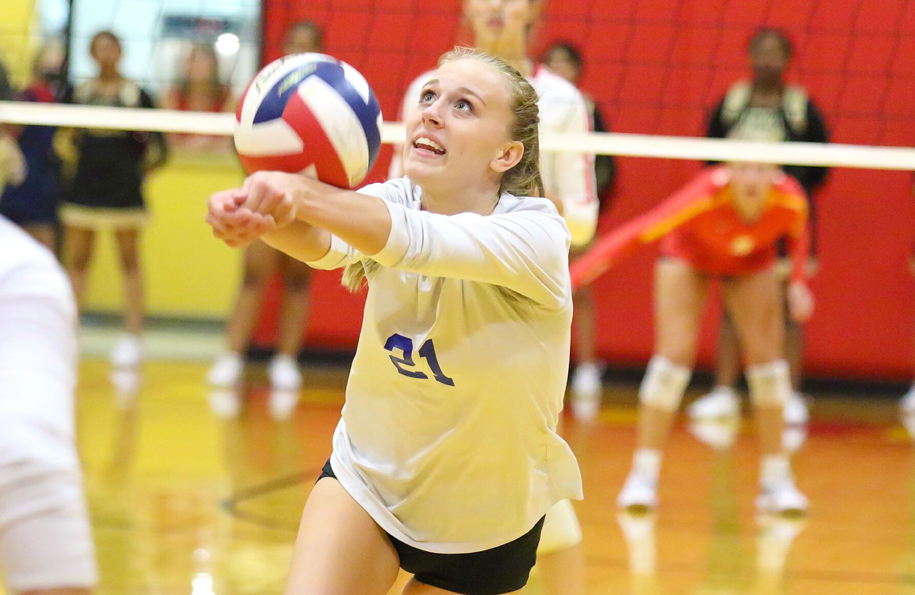 Incarnate Word vs. Lutheran St. Charles girls volleyball